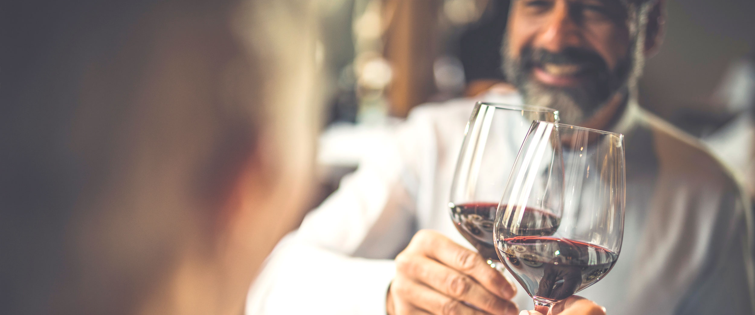 Vida de lujo para personas jubiladas siempre rodeados rodeados de las mejores tiendas y restaurantes